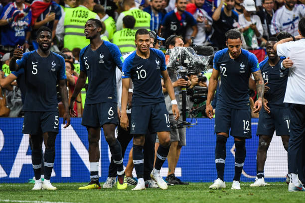 球队迎接新 球队迎接新