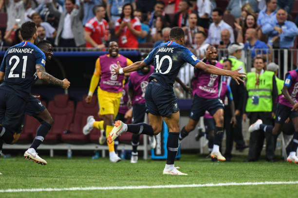 而是以他的 而是以他的